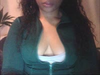 Ik ben een exotische, prachtige Caribische dame met een ongekende passie voor het leven en alles wat erbij komt kijken. Mijn warme uitstraling en sensuele energie zullen je direct betoveren, en ik ben hier om je mee te nemen op een reis van verleiding en plezier.Ben jij op zoek naar een hete, verleidelijke ervaring die je niet snel zult vergeten? Kom dan bij mij, de Caribische stoute dame die weet wat ze doet. Ik combineer de passie van de tropen met een ondeugende flair die jou gegarandeerd in vuur en vlam zal zetten.Met mijn exotische charme, speelse houding en avontuurlijke geest neem ik je mee naar een wereld van plezier en opwinding. Of je nu hebt in een flirterige chat, een uitdagend spel of iets dat je grenzen opzoekt, ik ben hier om jouw verlangens te vervullen.Dus, waar wacht je nog op? Kom bij mij en ontdek de magie van de Cariben, direct vanuit de privacy van jouw scherm. Ik ben klaar om je te verrassen, te prikkelen en je te laten verlangen naar meer. Durf jij het aan?