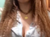 Ciao,io sunt una tipa tranquilla,solare e sensuale,dovreste venire a farmi visit when inizo il mio show..di sicuro vi stupirò.