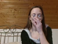 hey , ik ben een leuke belgische meid die graag camt en geile praat doe en fotos stuur wat mij graag opwind is geile praat en lekker veel foto