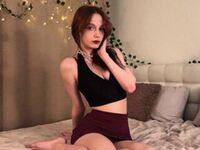 camslut masturbating CarolinaNeedam