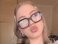 camwhore masturbating with sextoy SaraBaier
