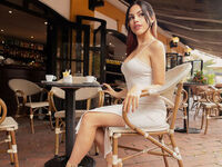 free nude webcam BellaBlaze