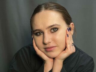 adult chatroom AlanaHowlett