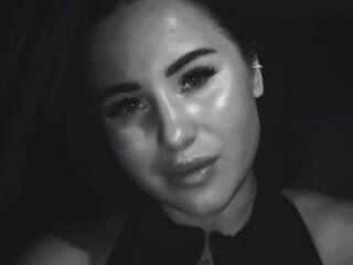 masturbating webcamgirl AliceFluffy