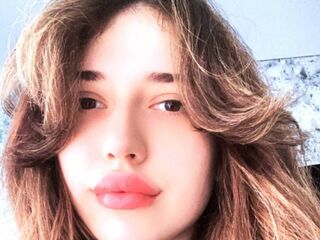 naked cam girl picture AliceTrisavya