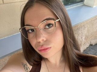 naked cam girl AmeliaLung