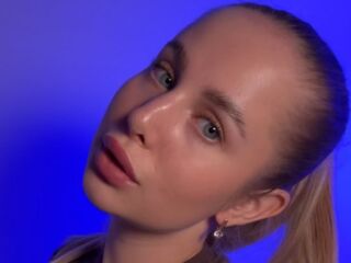 hot strip tease web cam AnnelleToulson