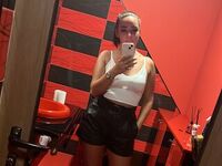 fingering webcam girl BeatriceAgnes