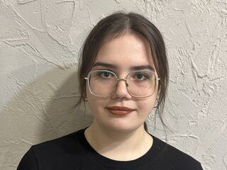 camgirl spreading pussy BettyWatkins