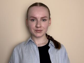 cam chatroom BettyannGrenon