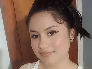free live chatroom BonnyWeir