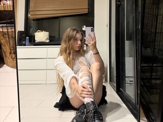 masturbating cam girl BrandiStover