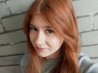 camwhore masturbating with vibrator CandaceSempek