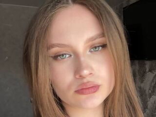 fingering camwhore CarylonPreis