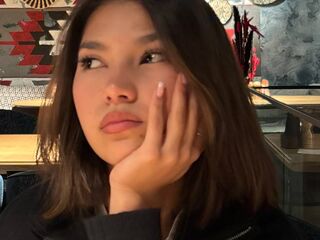 free live chat CelsaCoty