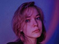 nude webcam girl photo CharlieFenniman
