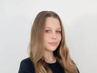 camgirl video chat ChristianeSivie