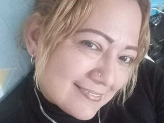 cam girl chatroom ClauDaniels