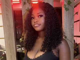 sexy webcamgirl pic CreamieNelly