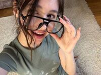 naked cam girl masturbating with vibrator DarelleByron