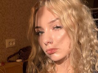 naked girl with webcam fingering pussy EliseHulvey