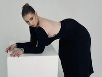 beautiful camgirl EmilyDancer