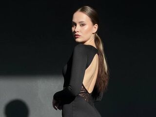 cam girl spreading pussy EmilyGiffin