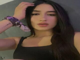 camgirl fingering pussy EvelynFontain