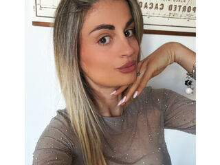 chatroom cam Evelynnny
