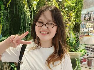 naughty cam girl masturbating FayLawley