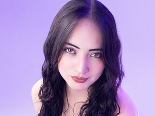 camgirl playing with vibrator GabbieCarter