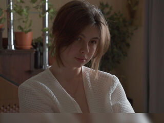 camslut naked HannaSita