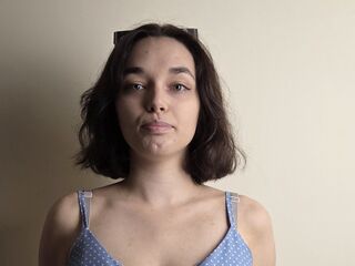 naked camgirl masturbating with vibrator HeideMccoggle