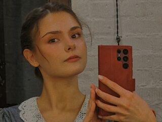 naughty camgirl fingering pussy HelenaBerkheimer