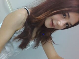 camwhore masturbating with dildo HoaBuis