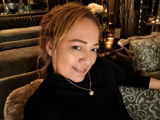 camgirl masturbating with sextoy IrishFaster