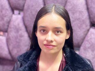 fingering cam girl IssaMontenegro