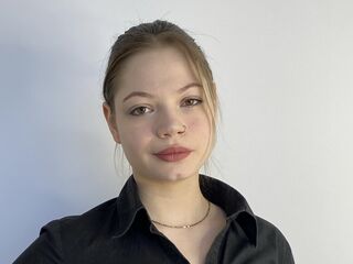 camslut fingering pussy JanuaryBuswell