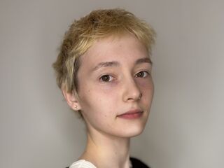 naked cam girl JenelleBarette