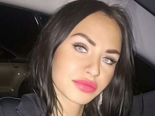 naked girl with webcam fingering pussy JessicaStoyne