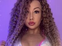 camgirl playing with vibrator KatBigBum