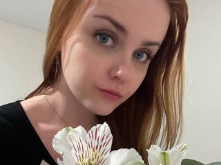 camwhore masturbating with vibrator KendalOrsen