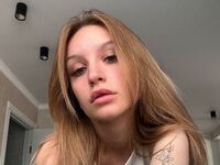 naked camgirl masturbating with vibrator KendraHawks