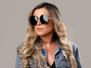 girl sexcam KiaraMoraes