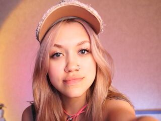 camgirl fingering pussy KiraSardewys