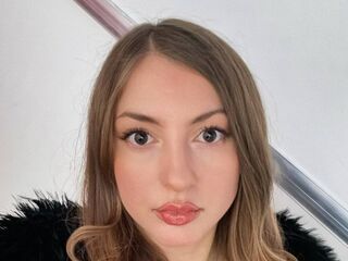 hot cam girl spreading pussy KyraKur