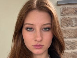 streaming live webcam LaraVey