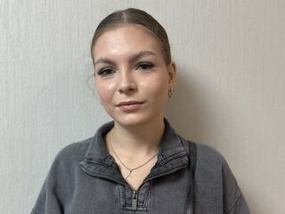 shower live cam LauraTang