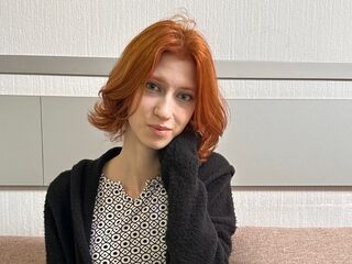 girl webcam show LettyAegerter