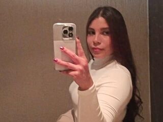 camslut masturbating LizzieWells